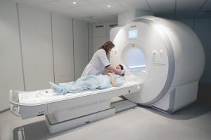 Высокопольный томограф