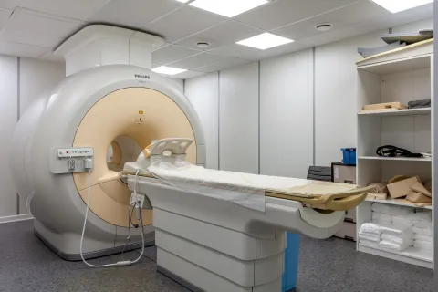 МРТ Аэропорт метро